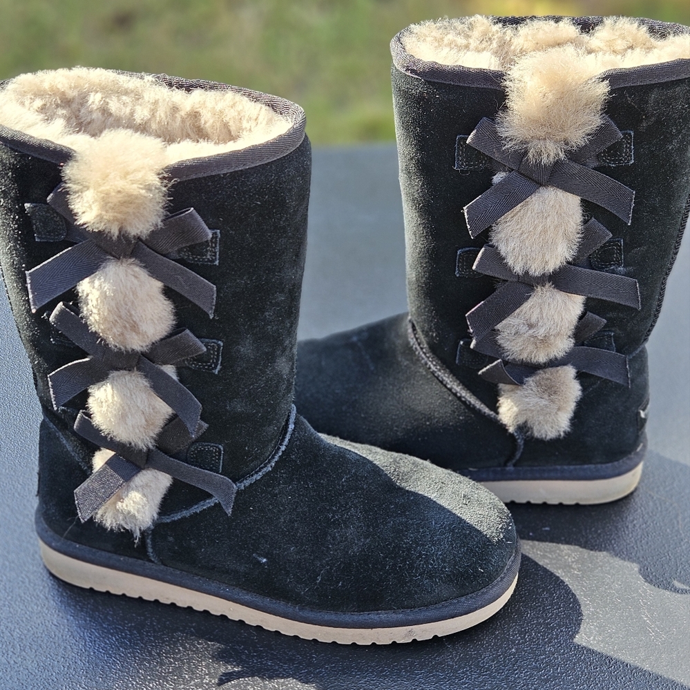 UGG Tall boot Size 7. Black